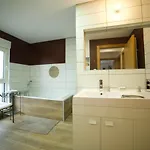 Проживание в семье Cosy Avec Petit-dejeuner Inclus Parking Prive & Box Velo Sur La Route Des Vins Изенгейм