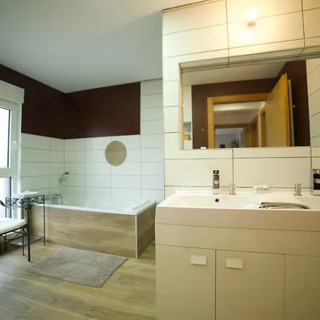 Homestay Privative Sur La Route Des Vins Tv Parking Box Velo Issenheim