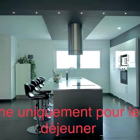Privative Sur La Route Des Vins Tv Parking Box Velo *